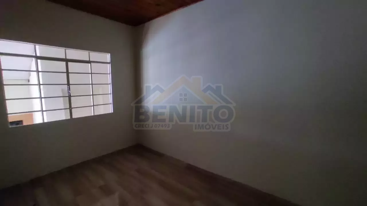 Vende-se Casa